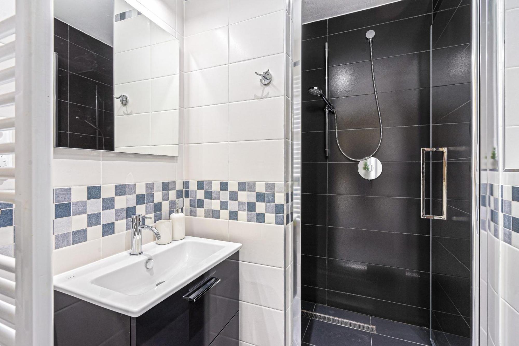 Oasis Apartments At Charles Square Prag Exterior foto