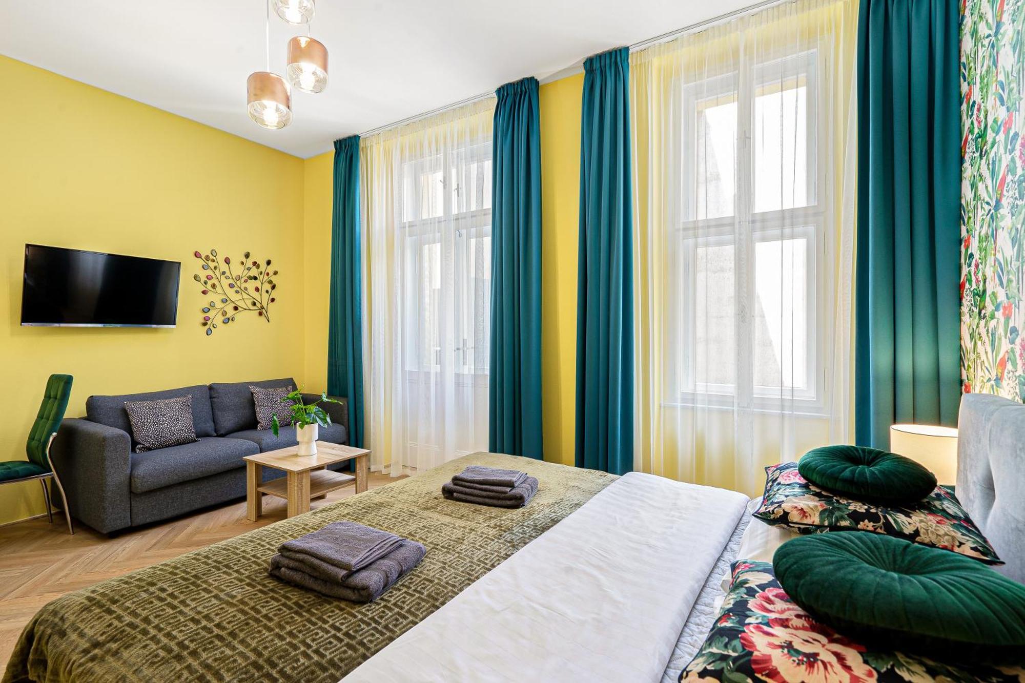 Oasis Apartments At Charles Square Prag Exterior foto